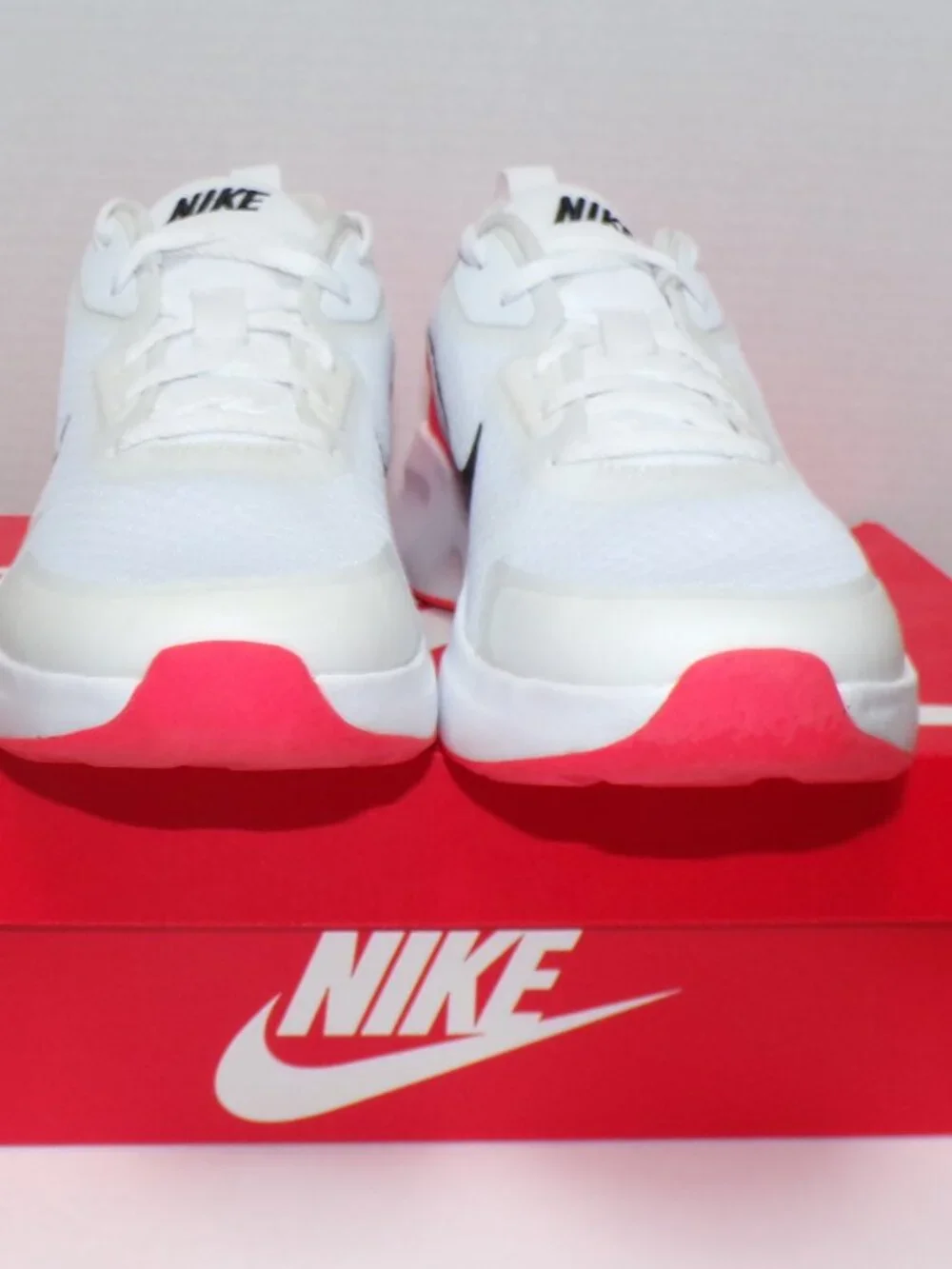 REALLY SWEET WOMANS NIKE WEAR ALL DAY SIZE 8.5 LIKE NEW WORE ONCE, GOING TO LOVE